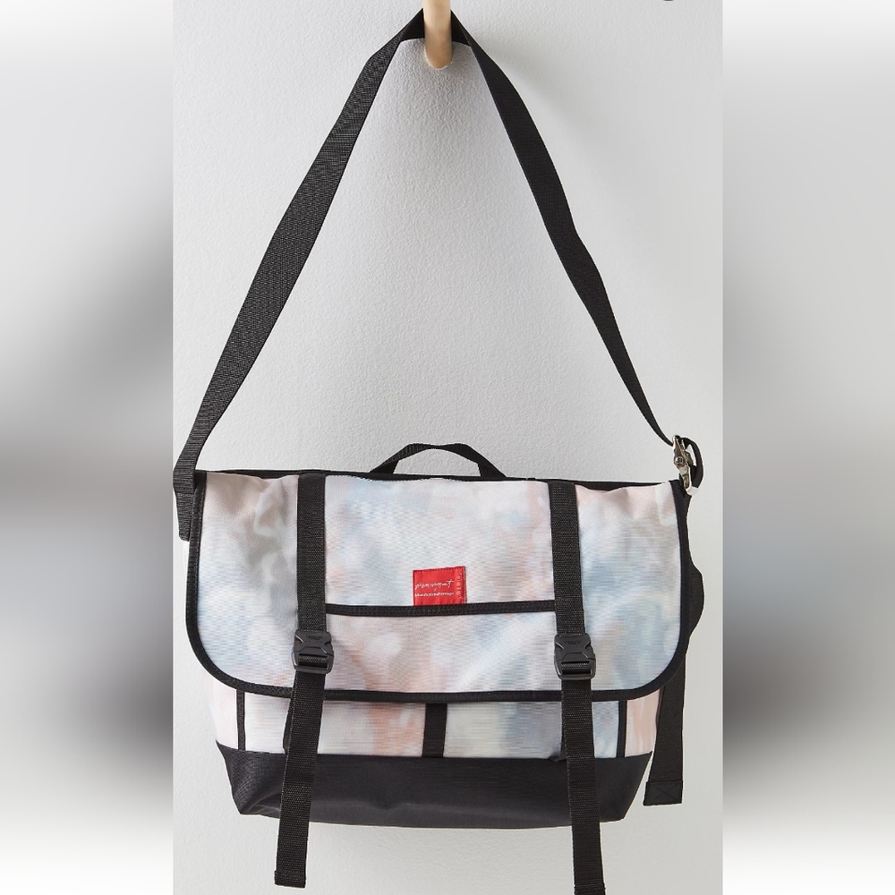 Free‎ People Manhattan x Portage Cloud Messenger Bag.  NWOT.
